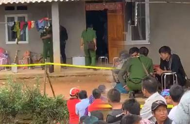 Một phụ nữ bị giết tại nhà nhưng chiếc áo cách hiện trường 2km Mot phu nu bi giet tai nha nhung chiec ao cach hien truong 2km