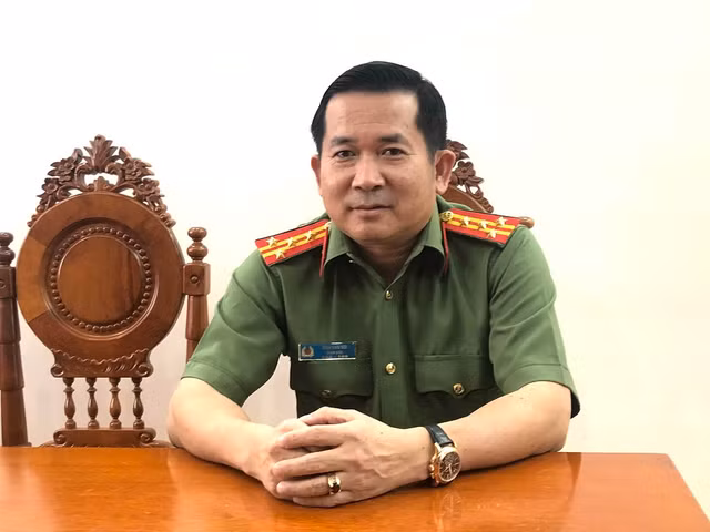 Chan dung thieu tuong Dinh Van Noi - Giam doc Cong an Quang Ninh-Hinh-2