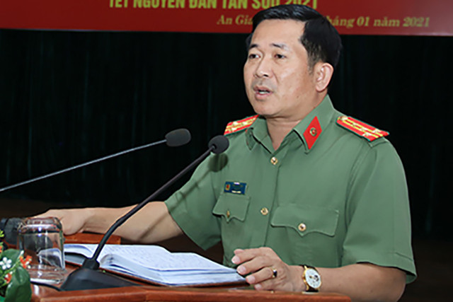 Chân dung thiếu tướng Đinh Văn Nơi - Giám đốc Công an Quảng Ninh - Hình 5 Chan dung thieu tuong Dinh Van Noi - Giam doc Cong an Quang Ninh-Hinh-5