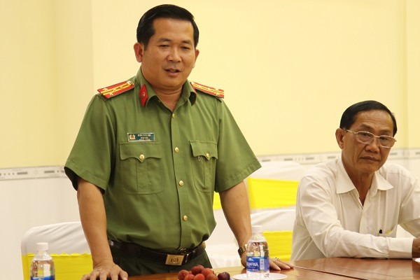 Chân dung thiếu tướng Đinh Văn Nơi - Giám đốc Công an Quảng Ninh - Hình 7 Chan dung thieu tuong Dinh Van Noi - Giam doc Cong an Quang Ninh-Hinh-7