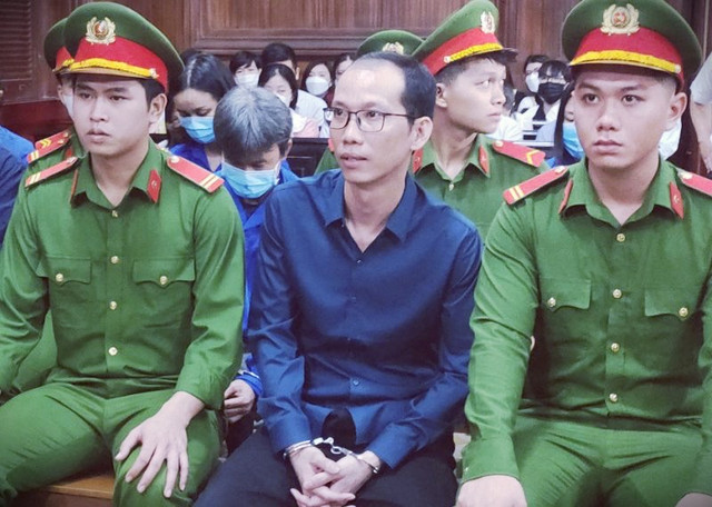 Đang là thợ rửa xe thì được thuê làm giám đốc lương 40 triệu/tháng Dang la tho rua xe thi duoc thue lam giam doc luong 40 trieu/thang