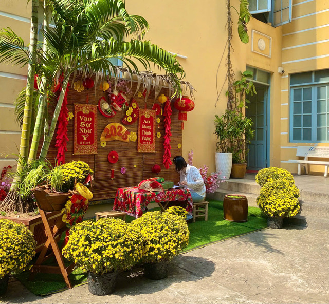 Ruc ro sac xuan ben trong cac toa an tai TP HCM-Hinh-2