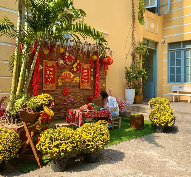 Ruc ro sac xuan ben trong cac toa an tai TP HCM-Hinh-2