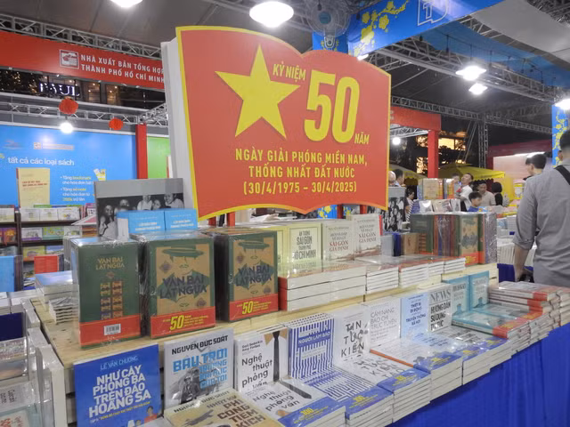 Net dac sac cua le hoi Duong Sach Tet At Ty tai TP HCM-Hinh-5