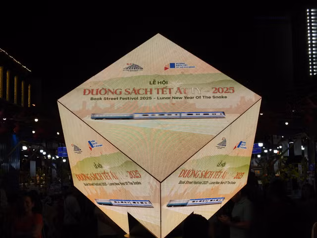 Net dac sac cua le hoi Duong Sach Tet At Ty tai TP HCM