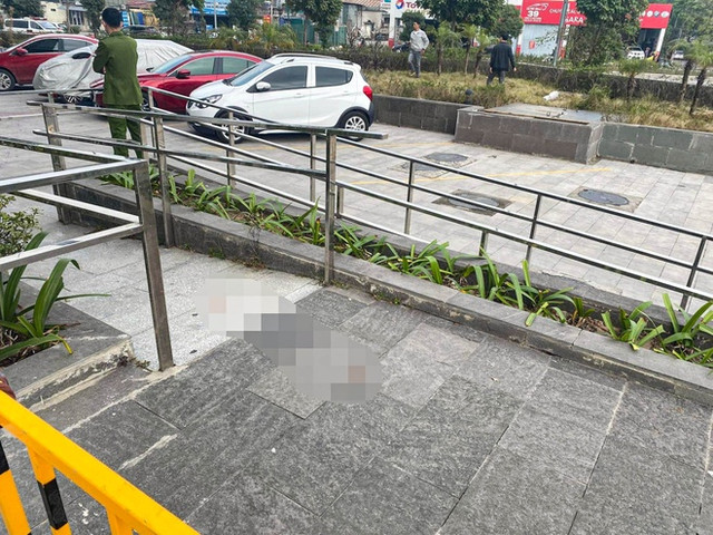 Toàn cảnh vụ nhân viên ngân hàng rơi từ tầng 24 xuống đất tử vong Toan canh vu nhan vien ngan hang roi tu tang 24 xuong dat tu vong