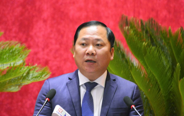 Chan dung tan Bi thu Tinh uy Hoa Binh Nguyen Phi Long-Hinh-12