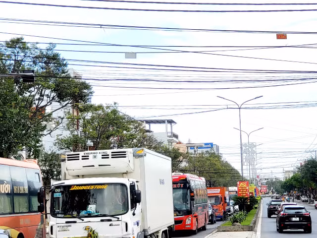 Khanh Hoa: Xa Tram thu phi Cam Thinh do luong xe un u dai hon 5 cay so-Hinh-10