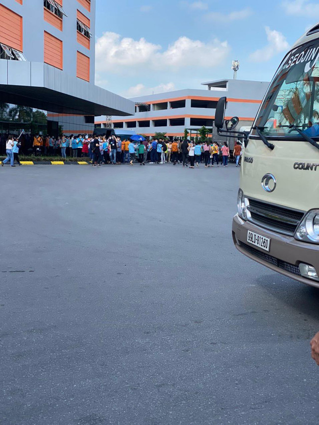 Hiện trường vụ nổ đường ống tại Công ty Seojin Auto khiến 34 công nhân bị thương - Hình 2 Hien truong vu no duong ong tai Cong ty Seojin Auto khien 34 cong nhan bi thuong-Hinh-2