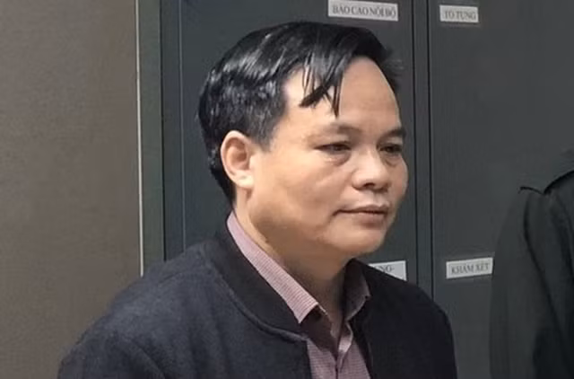 Bao nhieu Giam doc CDC da mat ghe vi lien quan den Viet A?-Hinh-12