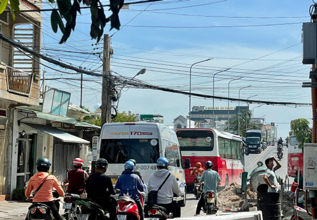 Bình Thuận: Công trình không rào chắn gây nguy hiểm cho người lưu thông Binh Thuan: Cong trinh khong rao chan gay nguy hiem cho nguoi luu thong