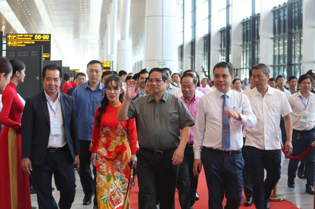 Thu tuong Pham Minh Chinh chu tri le khoi cong, khanh thanh nhieu cong trinh lon-Hinh-2