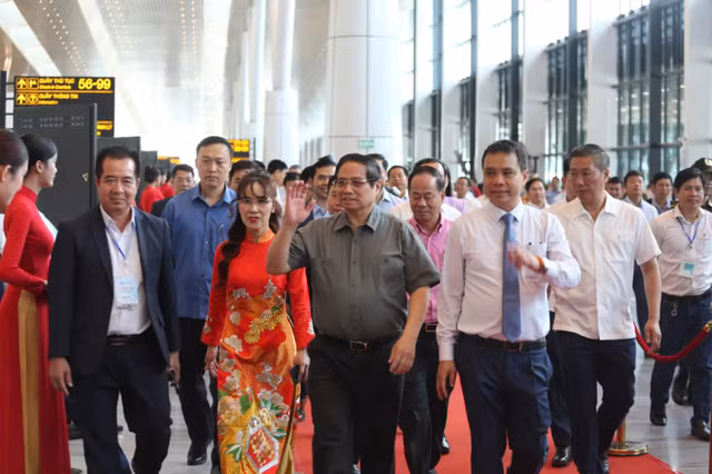 Thu tuong Pham Minh Chinh chu tri le khoi cong, khanh thanh nhieu cong trinh lon-Hinh-2