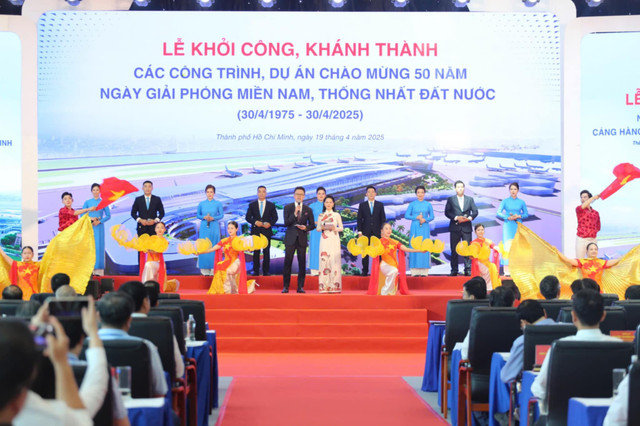 Thủ tướng Phạm Minh Chính chủ trì lễ khởi công, khánh thành nhiều công trình lớn Thu tuong Pham Minh Chinh chu tri le khoi cong, khanh thanh nhieu cong trinh lon