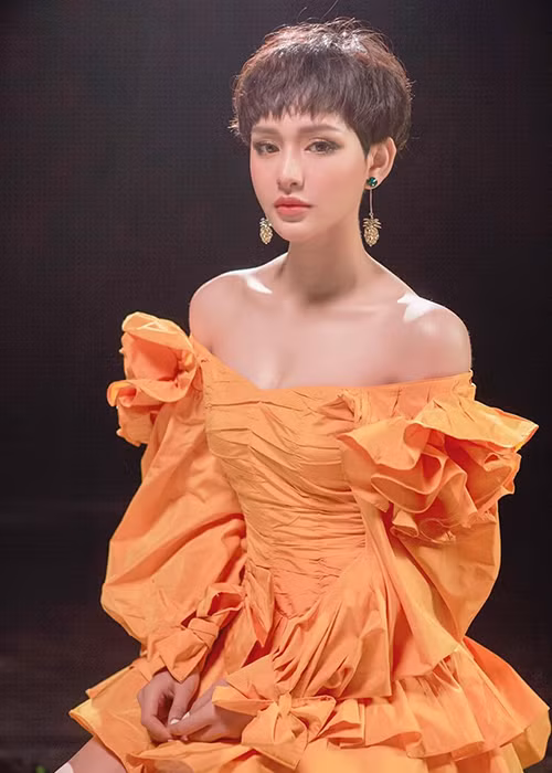 Trong khi đó, bạn trai tin đồn của Hiền Hồ từng hẹn hò không ít mỹ nhân Việt.