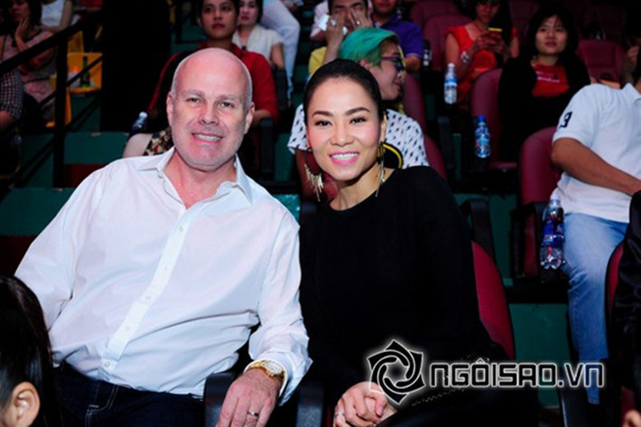 Giọng ca "Đường cong" được ông xã đại gia chiều chuộng. Ảnh: Ngôi sao