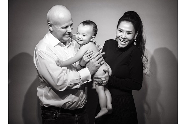 Nữ ca sĩ khoe ảnh khi con còn nhỏ. Ảnh: FBNV