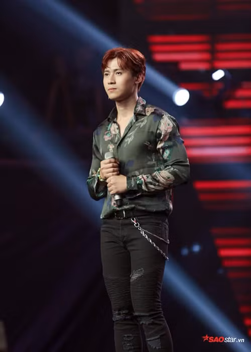 Học trò của Tuấn Ngọc hội tụ đủ yếu tố của một quán quân Giọng hát Việt: hát hay, ngoại hình sáng sân khấu. Ảnh: Saostar