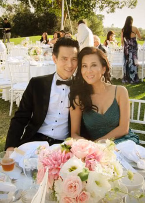 Sự tự tin và tính khôi hài của Duy Hân đã chinh phục được nữ MC nổi tiếng hải ngoại.