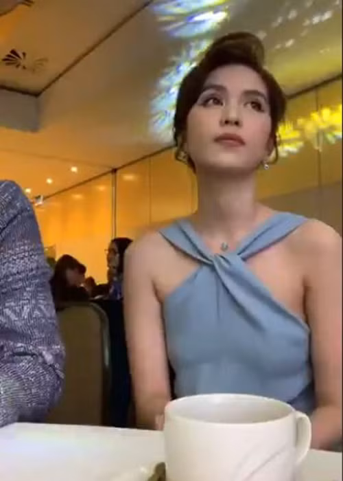 Hình ảnh mới đây của Ngọc Trinh khiến khán giả không khỏi ngỡ ngàng bởi cô để lộ vòng một lép kẹp. Ảnh: Gia đình Việt Nam