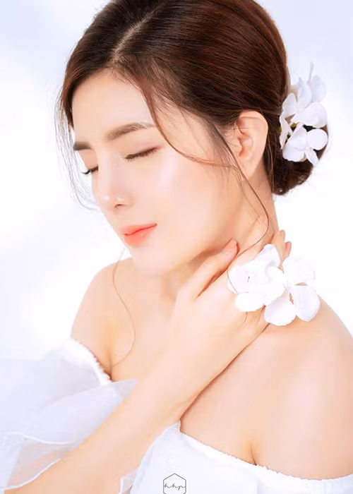 Theo Dân Việt, Lilly Luta gặp Lương Bằng Quang lần đầu vào khoảng năm 2015 tại một buổi ra mắt phim, lần thứ 2 vào dịp sinh nhật vào ngày 21/6 vừa qua.