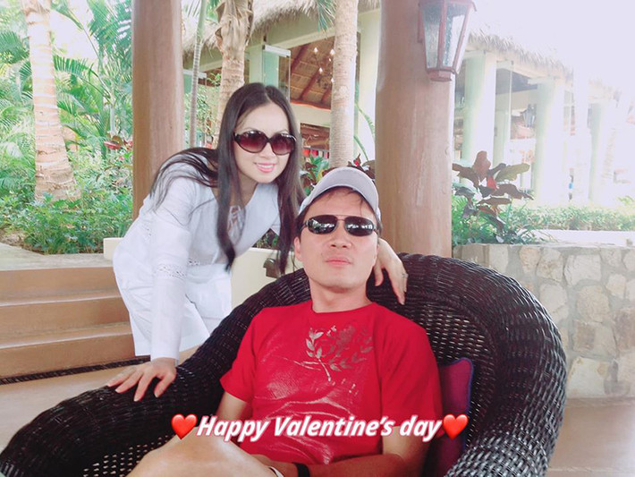 Hai vợ chồng Hà Phương có hai cô con gái, cuộc sống rất giàu sang, viên mãn.