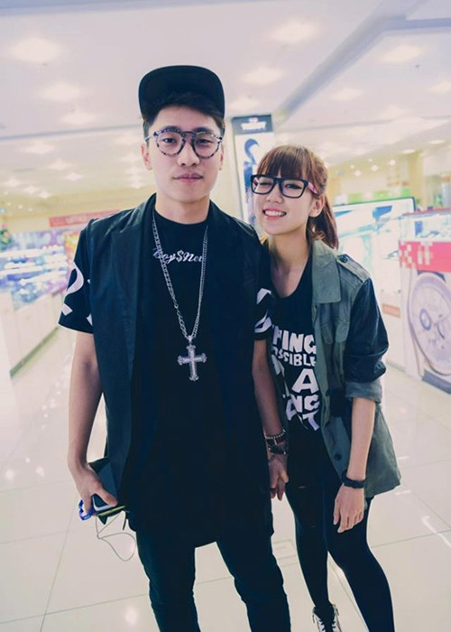 Năm 2014, Min công khai người yêu - Nhật Minh. Anh là stylist cho ST.319. Hai người từng xuất hiện chung trong MV Y.Ê.U (phát hành năm 2015). Năm 2016, cả hai chia tay.