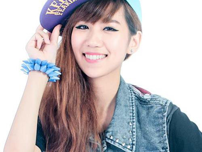 Min cho biết, nhiều đêm, cô trăn trở làm sao để kiếm được nhiều tiền. Khi đó, Min chợt nghĩ sao không làm ca sĩ vì cho rằng kiếm tiền bằng nghề ca hát dễ.