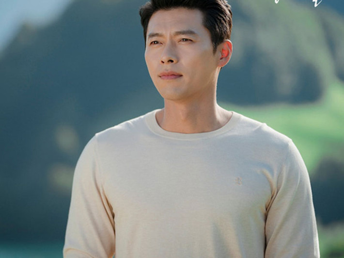 Vì dịch bệnh diễn biến phức tạp, một số đoàn làm phim Hàn Quốc gặp khó khăn trong việc quay hình tại nước ngoài. Được biết, ê-kíp phim “Bargaining” có sự tham gia diễn xuất của Hyun Bin vốn lên kế hoạch ghi hình tại Jordan vào cuối tháng 3.