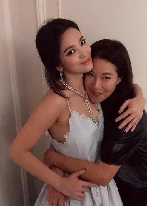 Song Hye Kyo trông khá gầy sau ồn ào ly hôn.