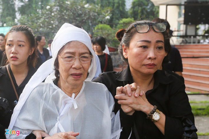 Gia đình NSND Thế Anh chia sẻ, ngày cuối cùng trước khi mất, ông nói vợ xin về nhà nằm và giấy tờ chuẩn bị xong, chỉ chờ con trai vào đón về thì ông đột ngột ra đi. Ảnh: Zing