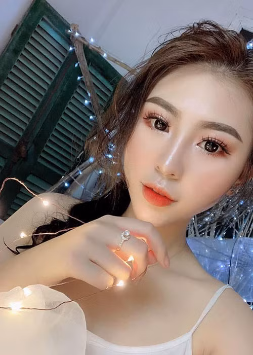 Nữ diễn viên phim "Về nhà đi con" còn bị chủ một cửa hàng quần áo tại Hải Phòng tố lấy cắp váy.