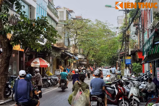 Cảnh tượng choáng ngợp con phố độc nhất ở Hà Nội Canh tuong choang ngop con pho doc nhat o Ha Noi