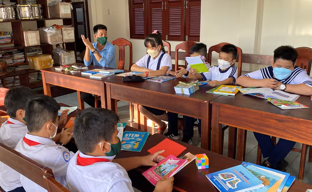 Truong Sa Xanh cuc an tuong qua loat anh trien lam-Hinh-12