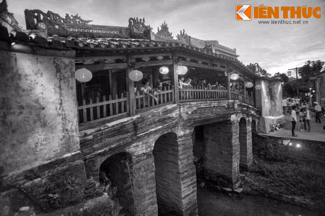 Chuyen ke ky di it ai hay ve Chua Cau noi tieng Hoi An-Hinh-5