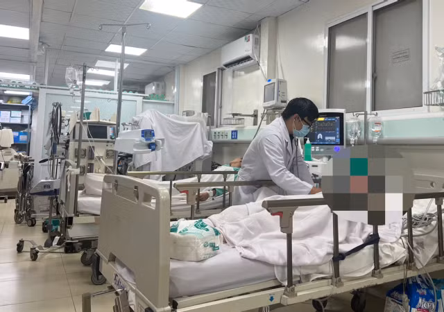 Cảnh báo: Pha rượu với bia, nước uống có gas, tăng nguy cơ ngộ độc và tử vong Canh bao: Pha ruou voi bia, nuoc uong co gas, tang nguy co ngo doc va tu vong