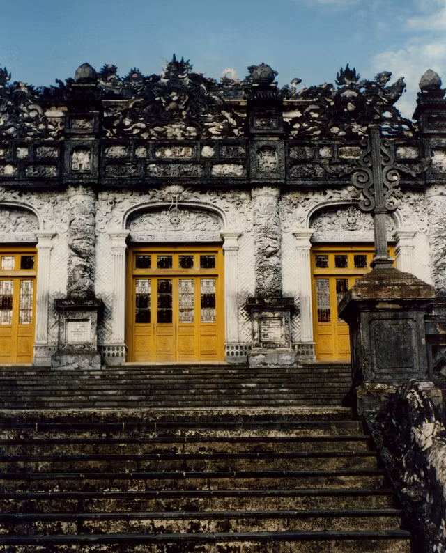 Ghé thăm các lăng tẩm ở Huế năm 1986 dưới góc ảnh phương Tây - Hình 4 Ghe tham cac lang tam o Hue nam 1986 duoi goc anh phuong Tay-Hinh-4