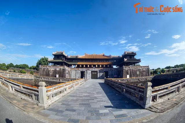 Những cánh cổng trăm tuổi kiến trúc đặc sắc của Hoàng thành Huế Nhung canh cong tram tuoi kien truc dac sac cua Hoang thanh Hue