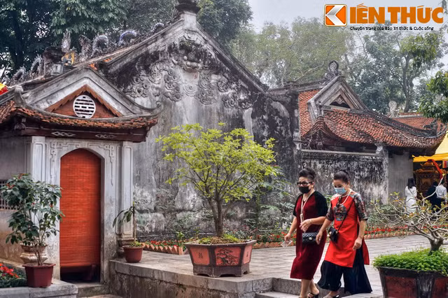 Canh quan an tuong cua ngoi den tran giu phia Tay Ha Noi-Hinh-7
