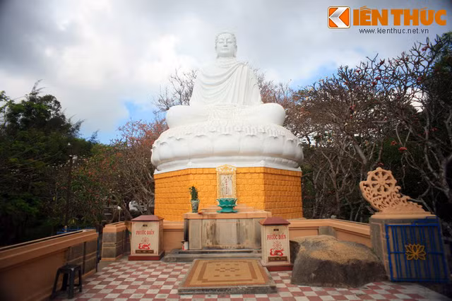 Bí mật bên trong những địa điểm linh thiêng nhất Vũng Tàu - Hình 4 Bi mat ben trong nhung dia diem linh thieng nhat Vung Tau-Hinh-4