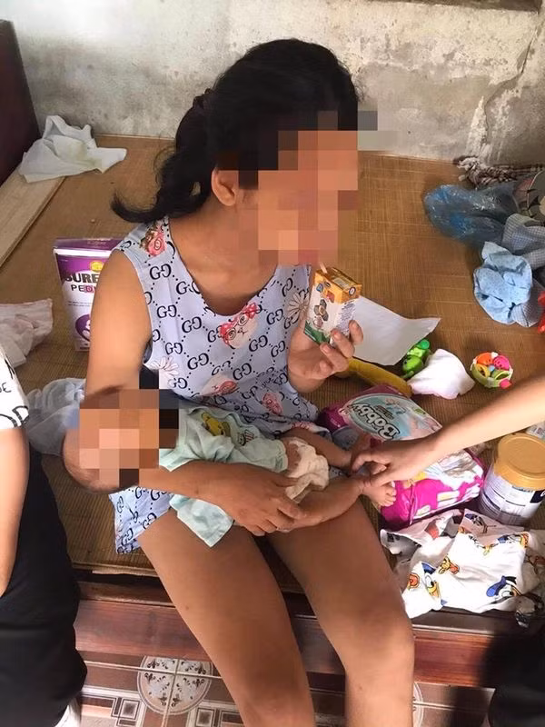 Vụ nữ sinh 15 tuổi bị bố ép quan hệ tình dục: Thiếu nữ sinh con được 2 tháng - Hình 2 Vu nu sinh 15 tuoi bi bo ep quan he tinh duc: Thieu nu sinh con duoc 2 thang-Hinh-2