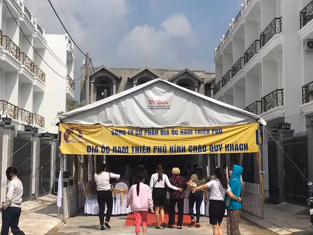 Công ty Nam Thiên Phú giới thiệu dự án ở Bình Chánh nhưng đưa khách xuống Long An Cong ty Nam Thien Phu gioi thieu du an o Binh Chanh nhung dua khach xuong Long An