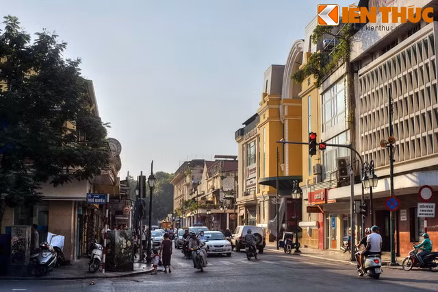 Con phố trăm tuổi sang trọng như Paris ở Hà Nội - Hình 4 Con pho tram tuoi sang trong nhu Paris o Ha Noi-Hinh-4