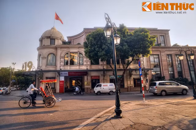 Con phố trăm tuổi sang trọng như Paris ở Hà Nội - Hình 11 Con pho tram tuoi sang trong nhu Paris o Ha Noi-Hinh-11