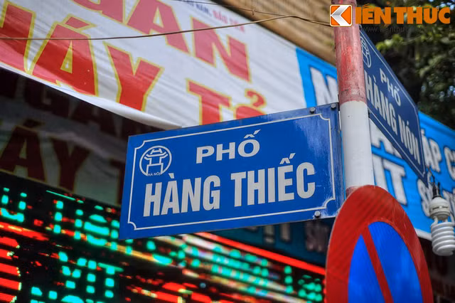 Dao quanh khu pho nghe quy mo nhat Ha Noi-Hinh-4