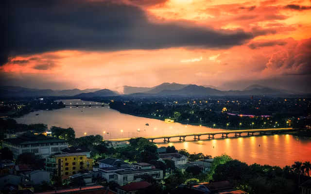 Cố đô Huế đẹp yên bình, hiền hoà qua ống kính người nước ngoài Co do Hue dep yen binh, hien hoa qua ong kinh nguoi nuoc ngoai