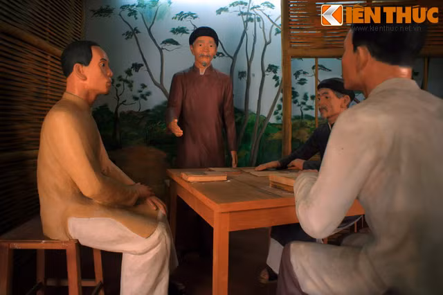 Những dấu mốc quan trọng trong cuộc đời cụ Nguyễn Sinh Sắc qua mô hình đặc biệt - Hình 7 Nhung dau moc quan trong trong cuoc doi cu Nguyen Sinh Sac qua mo hinh dac biet-Hinh-7