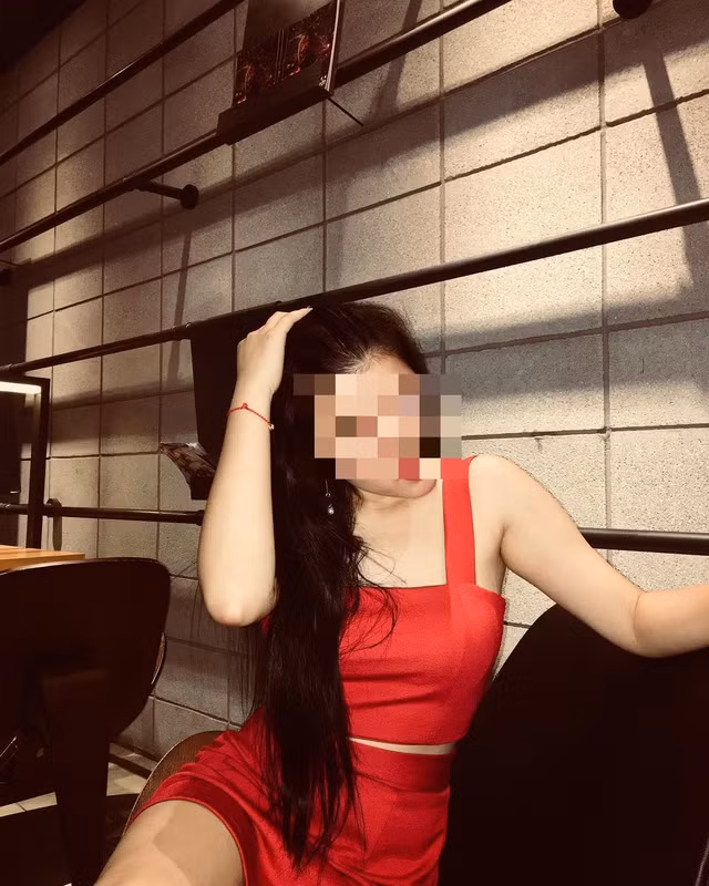 Tin mới nhất vụ hotgirl lễ tân lộ clip quan hệ cùng bạn trai ở cầu thang - Hình 18 Tin moi nhat vu hotgirl le tan lo clip quan he cung ban trai o cau thang-Hinh-18