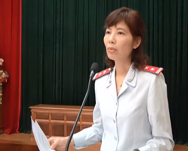 Thong tin bat ngo ve 2 thanh vien khong phai la cong chuc trong doan thanh tra voi tien o Vinh Phuc