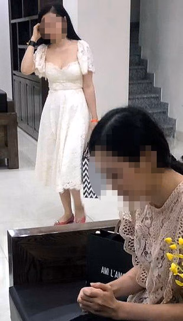 Những tú bà xinh đẹp điều hành đường dây bán dâm cao cấp - Hình 4 Nhung tu ba xinh dep dieu hanh duong day ban dam cao cap-Hinh-4